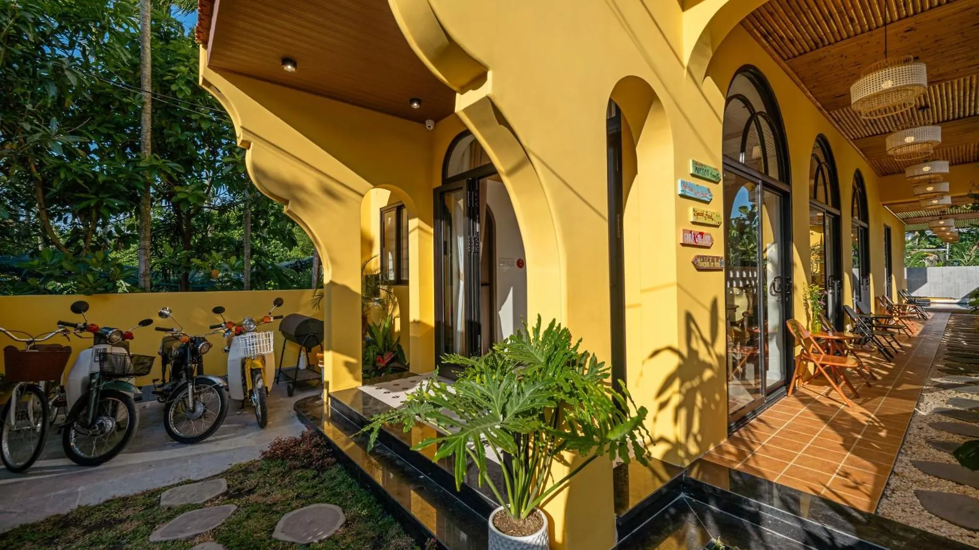 Naraco Homestay ホイアン